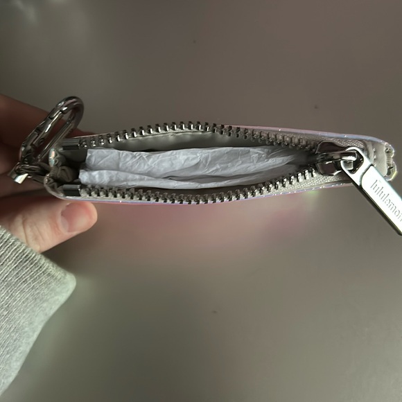 Lululemon Clippable Pouch - Iridescent - Picture 4 of 6